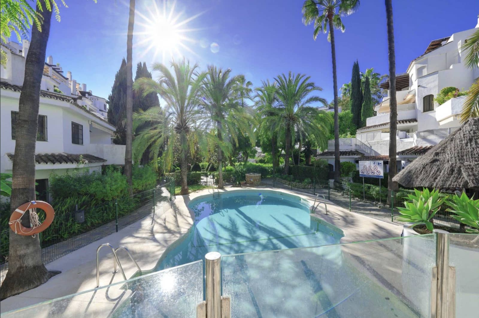 5 sovrum Takvåning till salu i Marbella med pool garage - 1 050 000 € (Ref: 10173494)