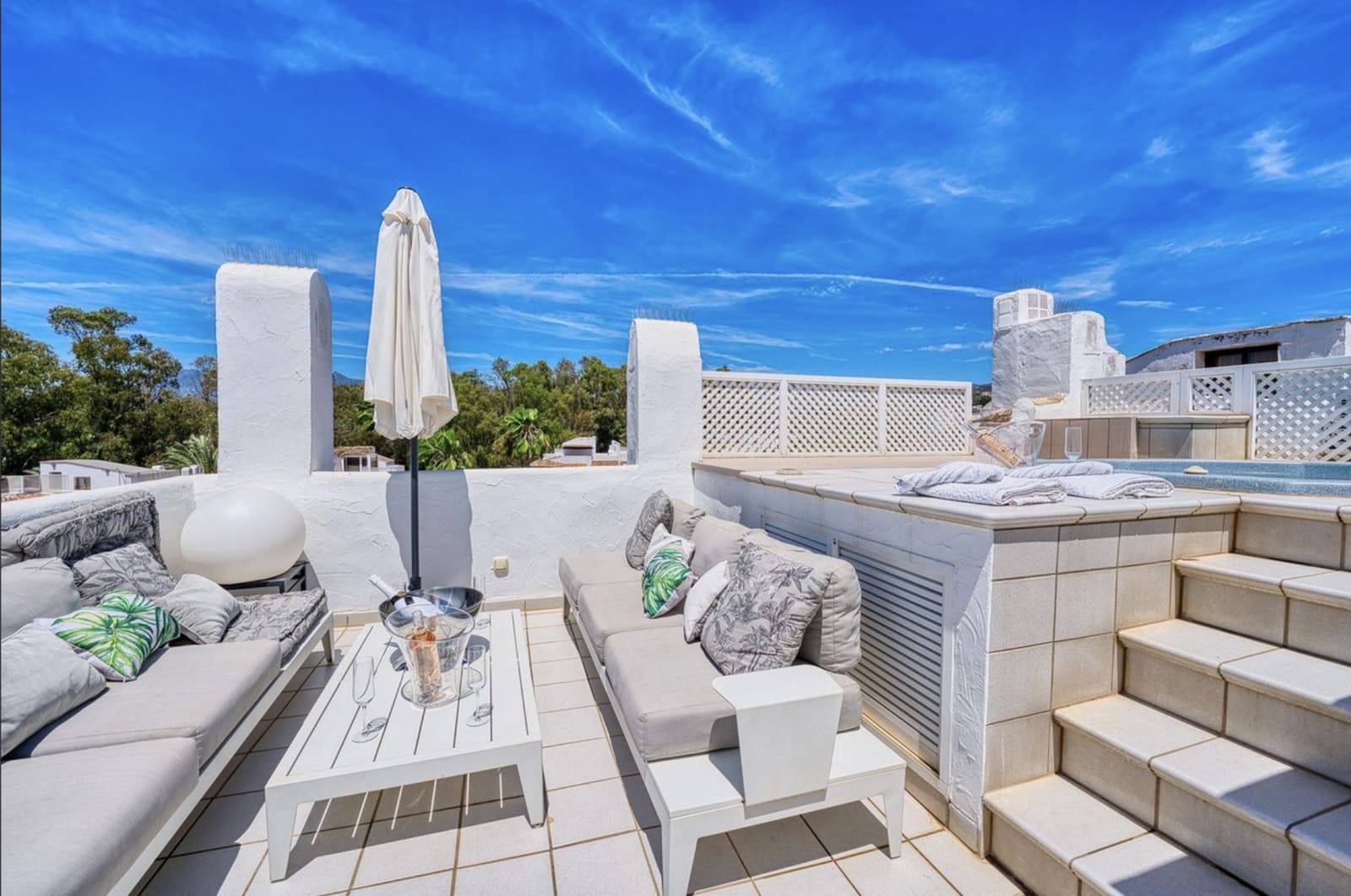 5 sovrum Takvåning till salu i Marbella med pool garage - 1 050 000 € (Ref: 10173494)