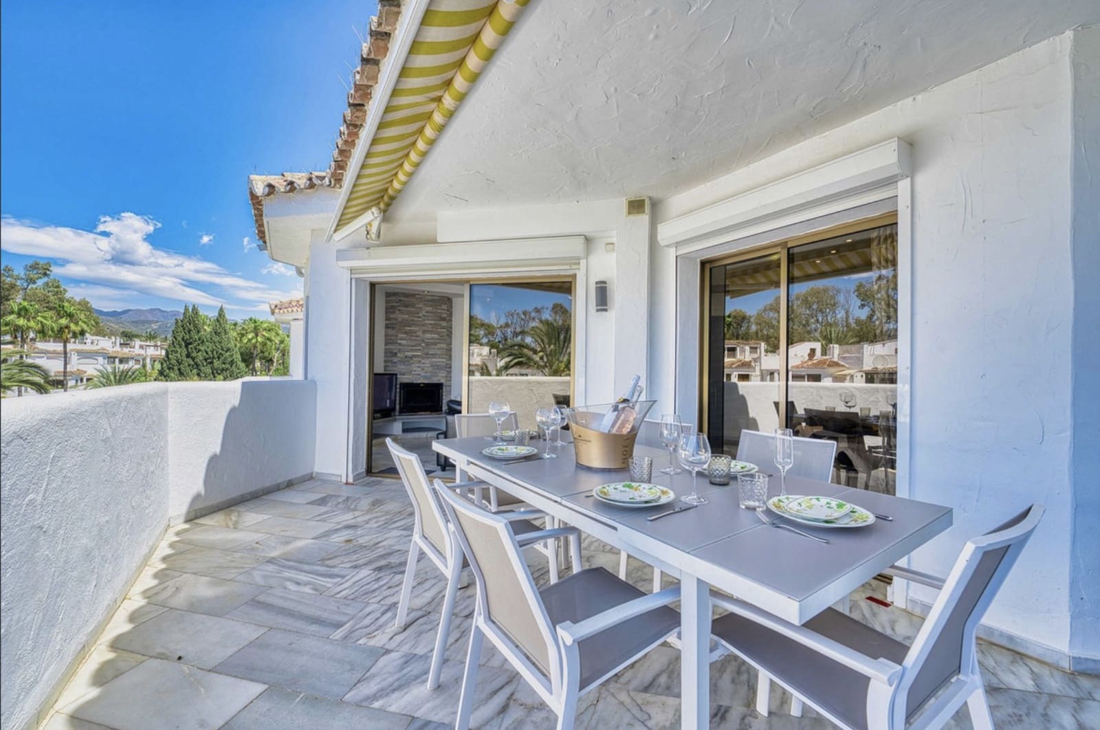 5 sovrum Takvåning till salu i Marbella med pool garage - 1 050 000 € (Ref: 10173494)