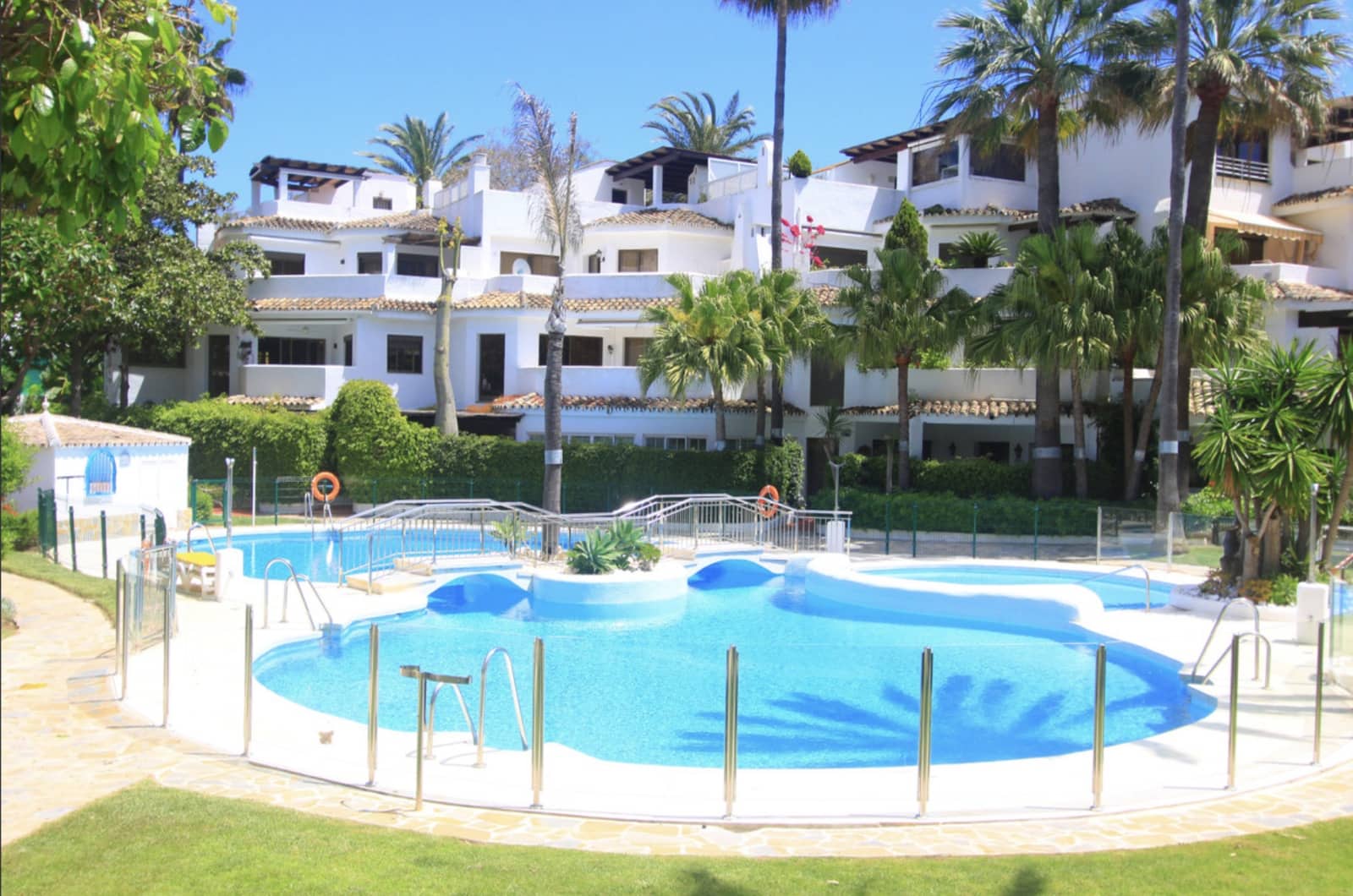 5 sovrum Takvåning till salu i Marbella med pool garage - 1 050 000 € (Ref: 10173494)