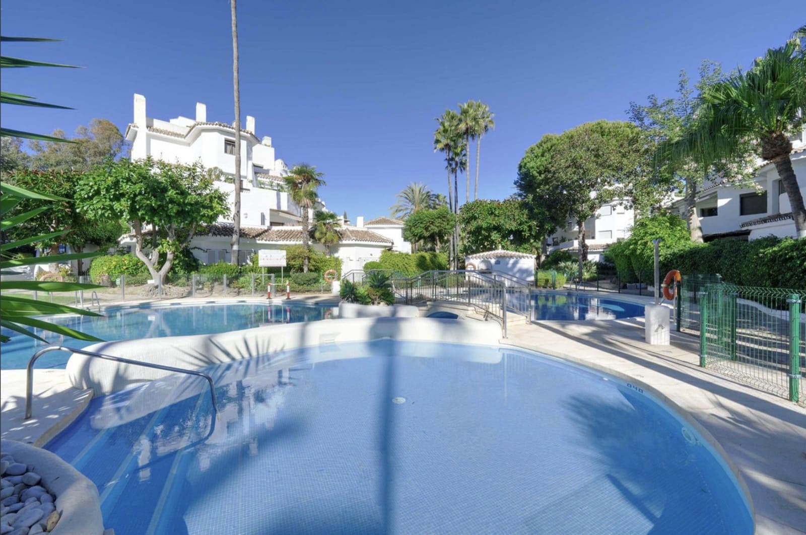5 sovrum Takvåning till salu i Marbella med pool garage - 1 050 000 € (Ref: 10173494)