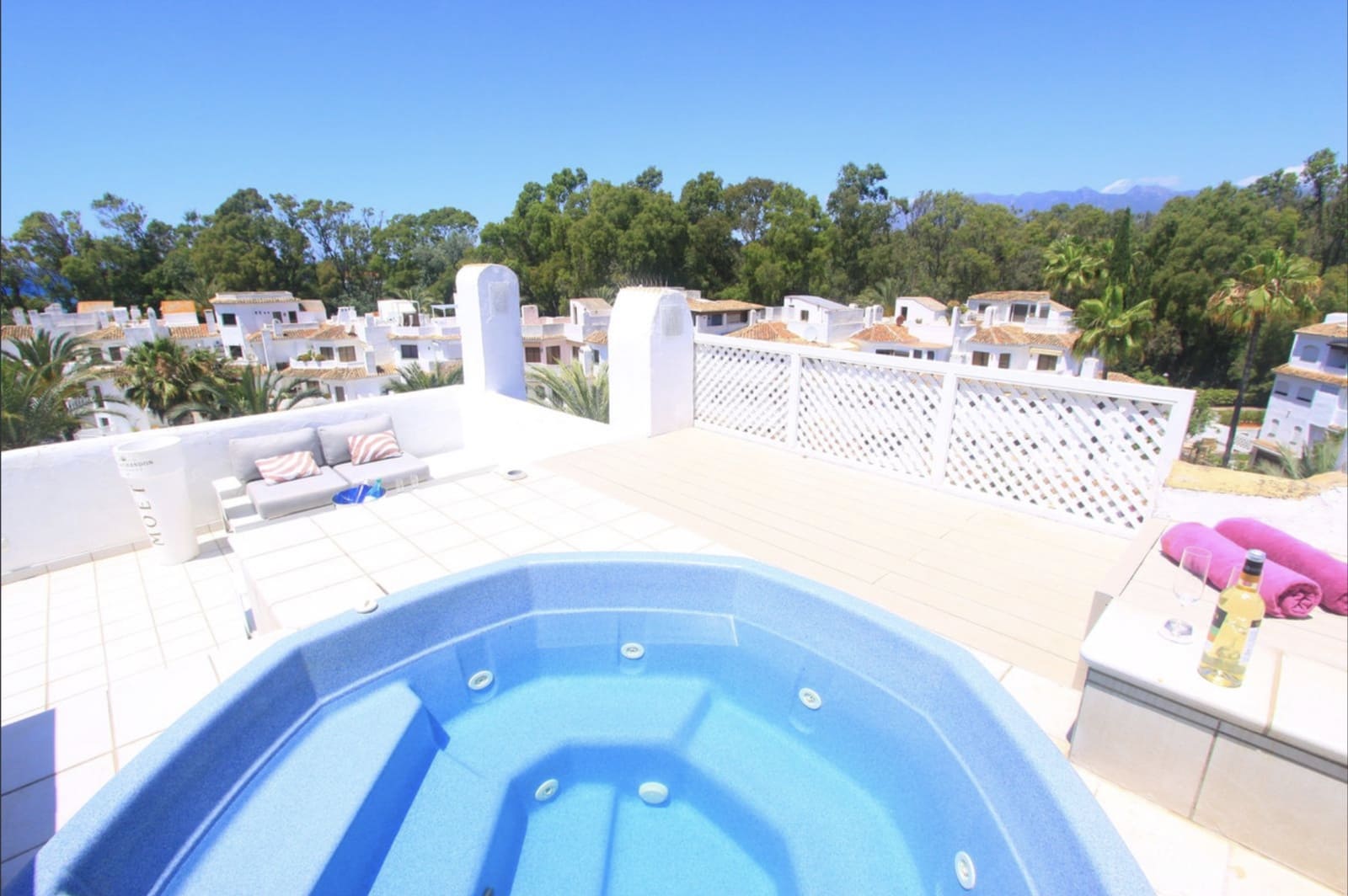 5 sovrum Takvåning till salu i Marbella med pool garage - 1 050 000 € (Ref: 10173494)