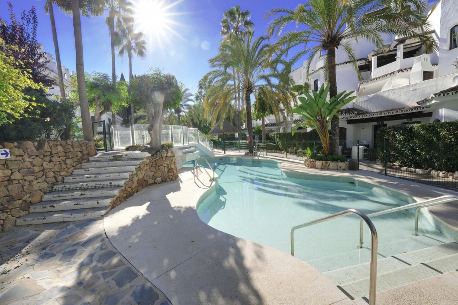 5 sovrum Takvåning till salu i Marbella med pool garage - 1 050 000 € (Ref: 10173494)