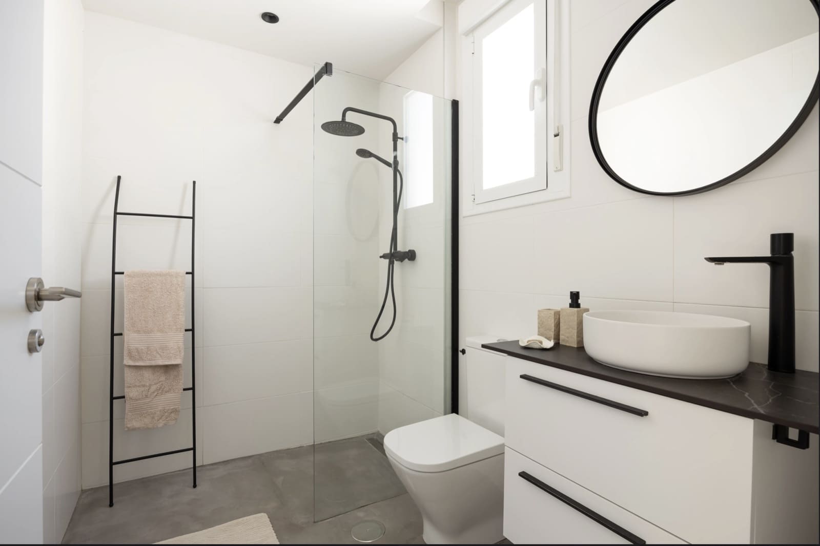 2 soverom Penthouse til salgs i Nueva Andalucia med svømmebasseng garasje - € 750 000 (Ref: 10173495)
