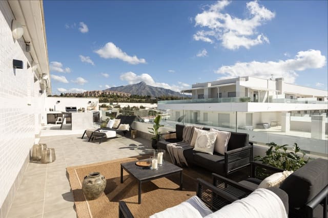 2 bedroom Penthouse for sale in Nueva Andalucia, Marbella with pool garage - € 750,000 (Ref: 10173495)