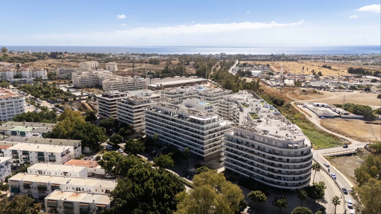 2 soverom Penthouse til salgs i Nueva Andalucia med svømmebasseng garasje - € 750 000 (Ref: 10173495)