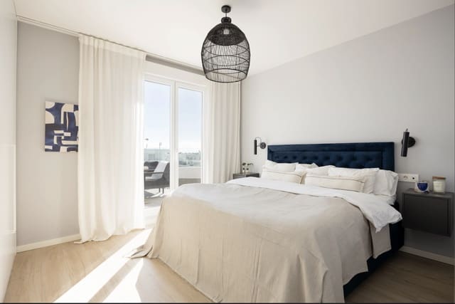 2 bedroom Penthouse for sale in Nueva Andalucia, Marbella with pool garage - € 750,000 (Ref: 10173495)