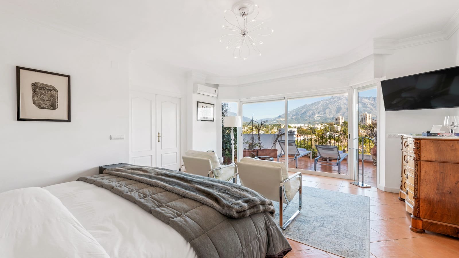 3 Zimmer Apartment zu verkaufen in Nueva Andalucia mit Pool Garage - 1.499.000 € (Ref: 10174910)