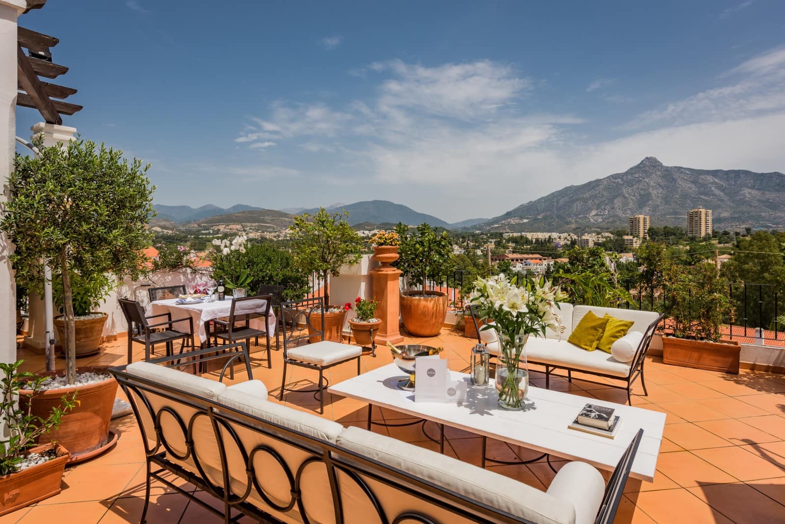3 Zimmer Apartment zu verkaufen in Nueva Andalucia mit Pool Garage - 1.499.000 € (Ref: 10174910)