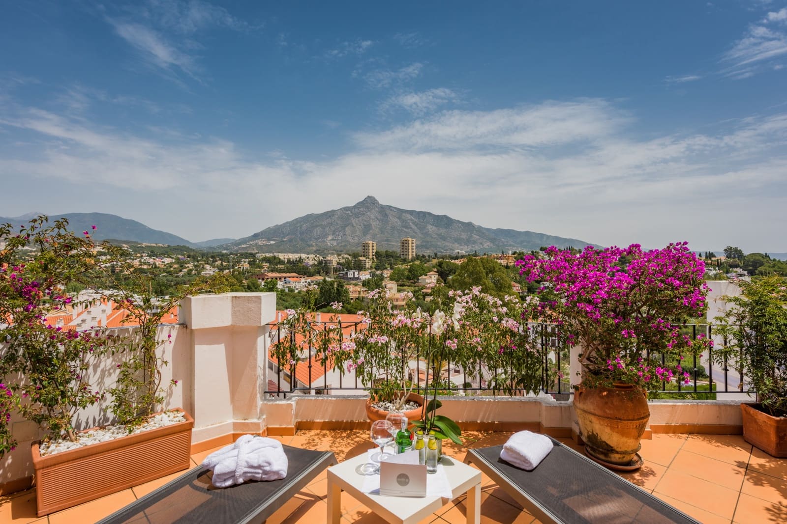 3 Zimmer Apartment zu verkaufen in Nueva Andalucia mit Pool Garage - 1.499.000 € (Ref: 10174910)