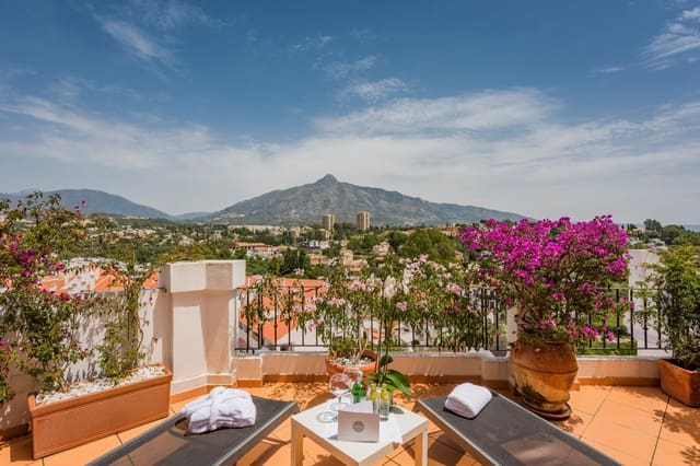 3 sypialnia Apartament na sprzedaż w Nueva Andalucia, Marbella z basenem garażem - 1 499 000 € (Ref: 10174910)