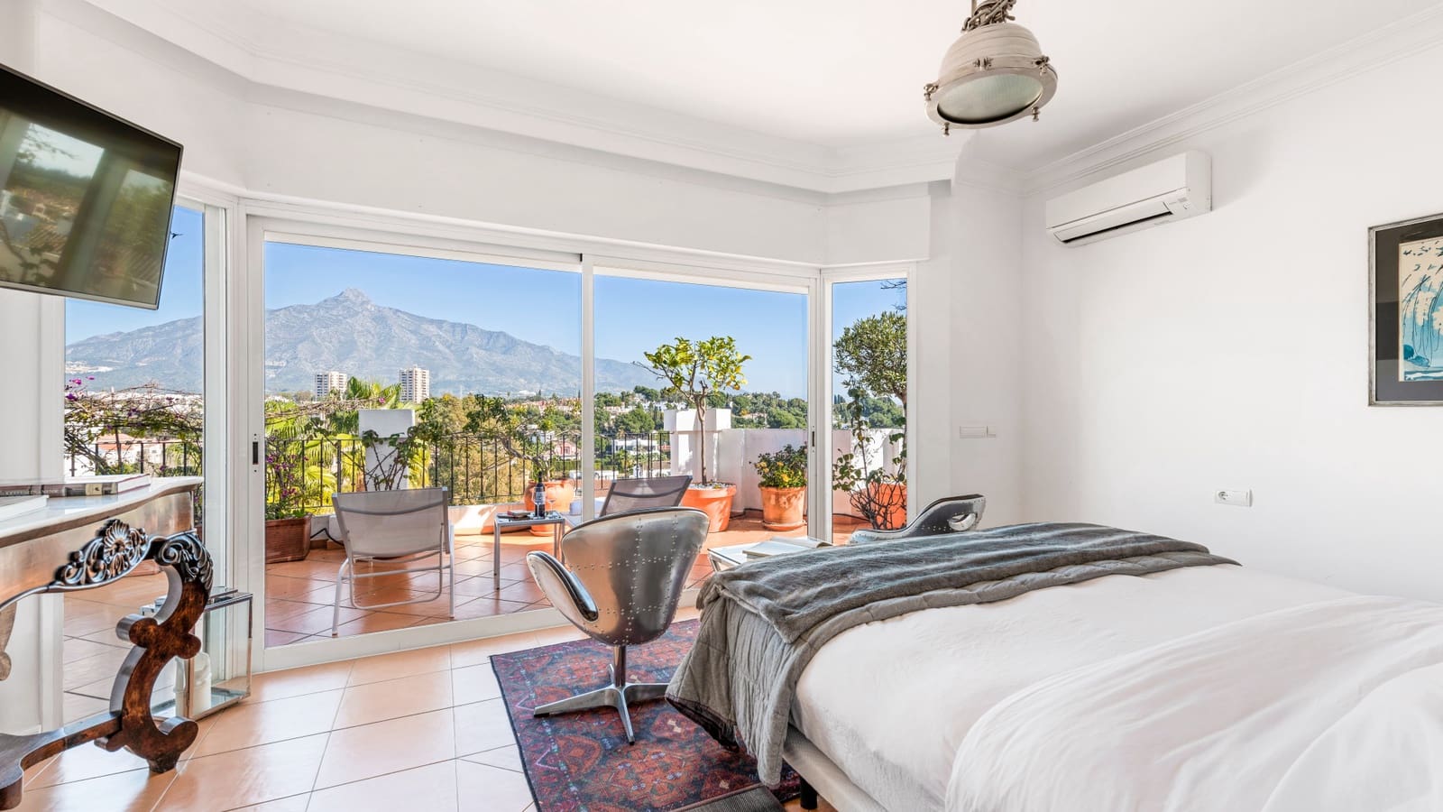 3 Zimmer Apartment zu verkaufen in Nueva Andalucia mit Pool Garage - 1.499.000 € (Ref: 10174910)