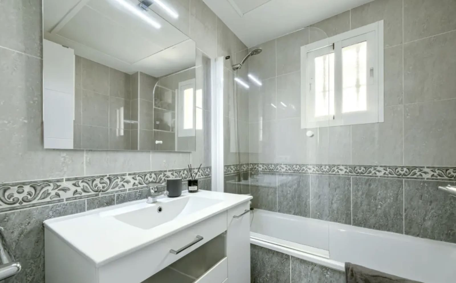 2 sypialnia Apartament na sprzedaż w Calahonda z basenem garażem - 345 000 € (Ref: 10174911)