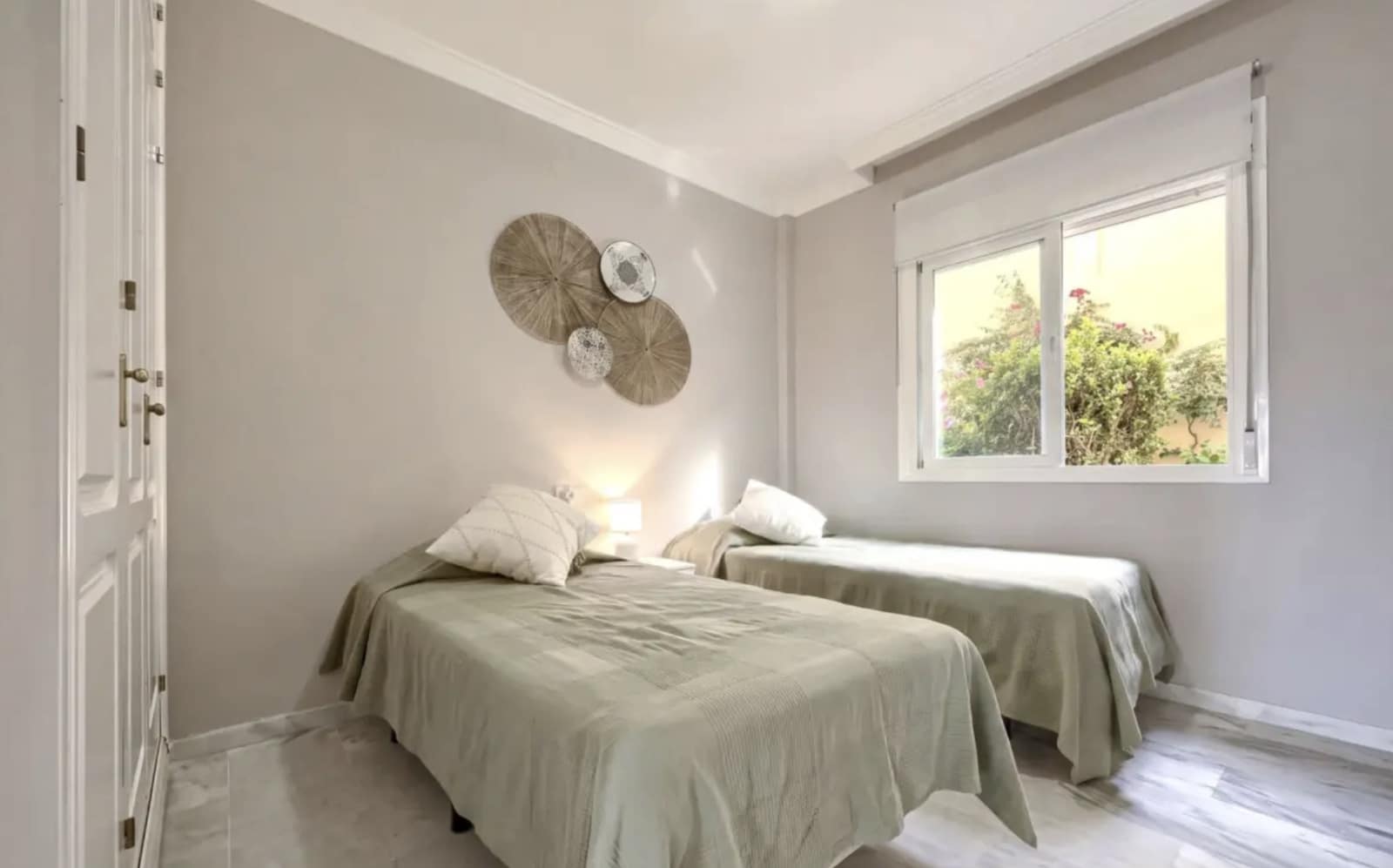 2 sypialnia Apartament na sprzedaż w Calahonda z basenem garażem - 345 000 € (Ref: 10174911)