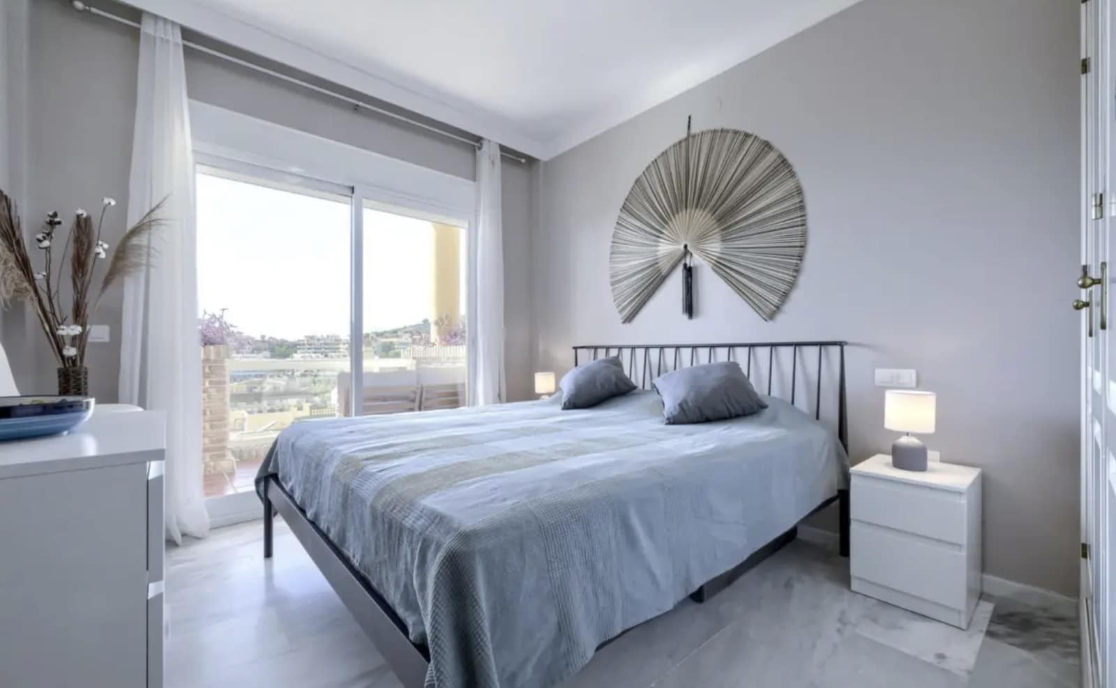 2 sypialnia Apartament na sprzedaż w Calahonda z basenem garażem - 345 000 € (Ref: 10174911)
