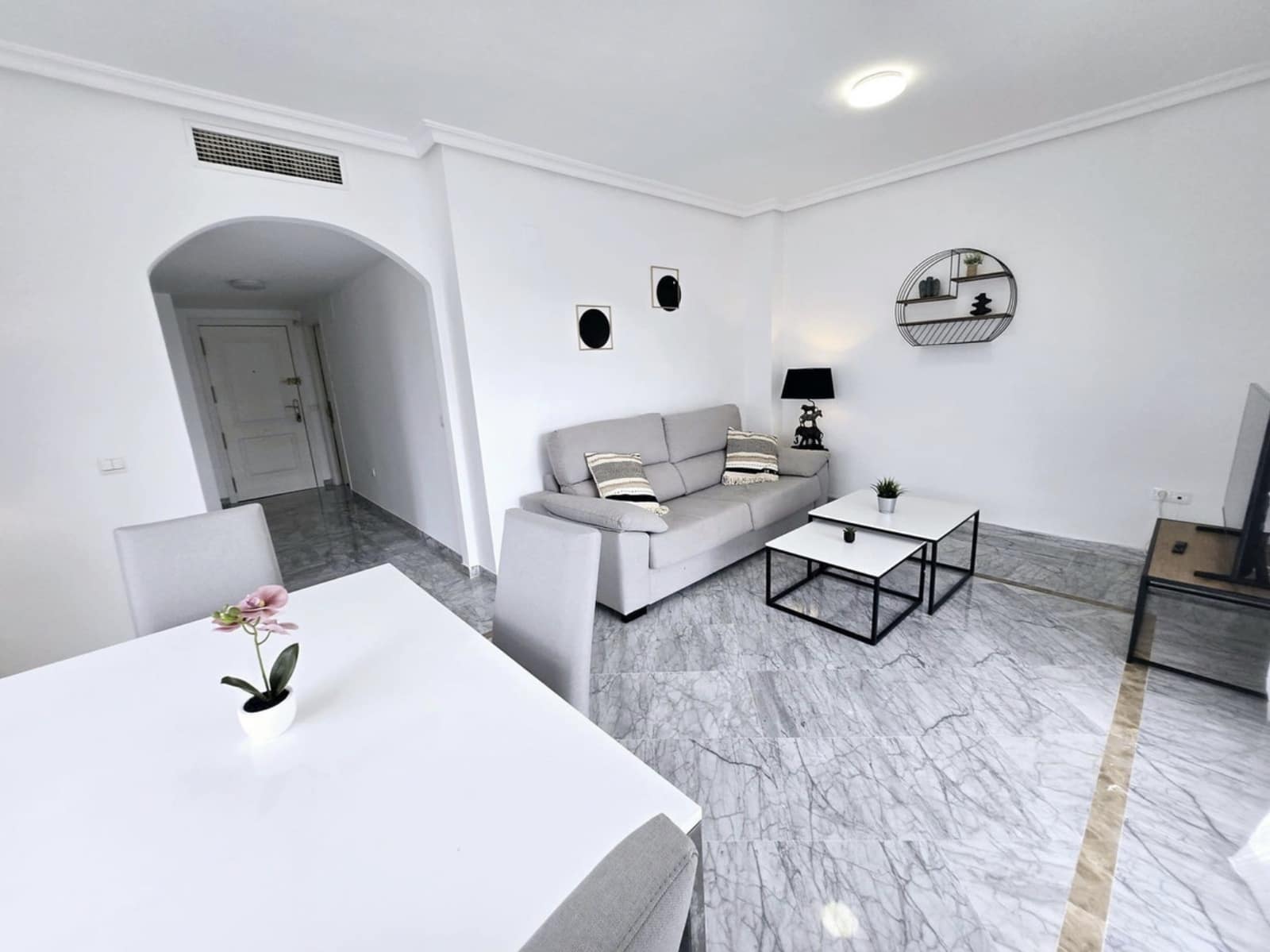 2 chambre Appartement à vendre à Nueva Andalucia avec piscine garage - 390 000 € (Ref: 10174914)