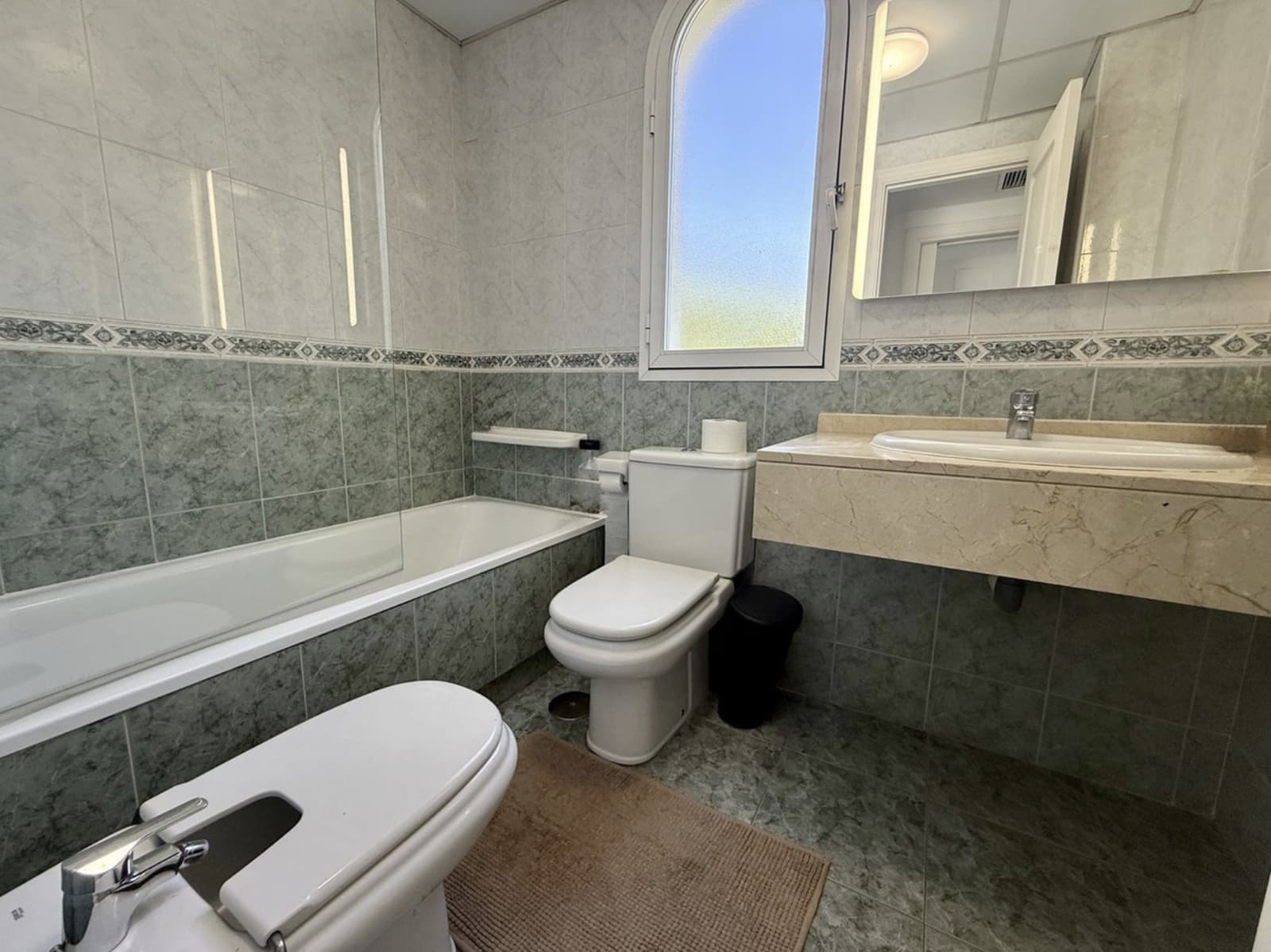 2 chambre Appartement à vendre à Nueva Andalucia avec piscine garage - 390 000 € (Ref: 10174914)