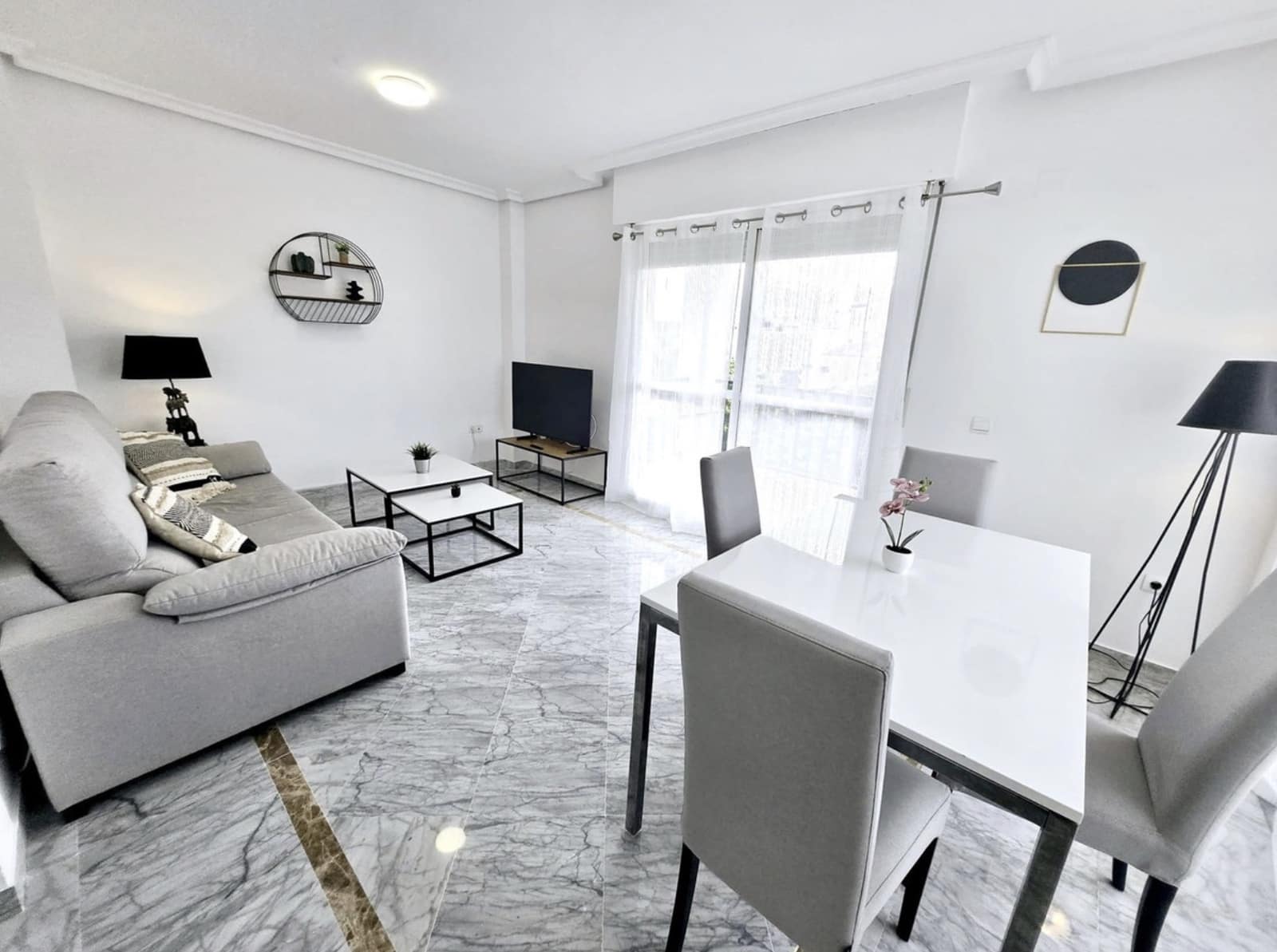2 chambre Appartement à vendre à Nueva Andalucia avec piscine garage - 390 000 € (Ref: 10174914)