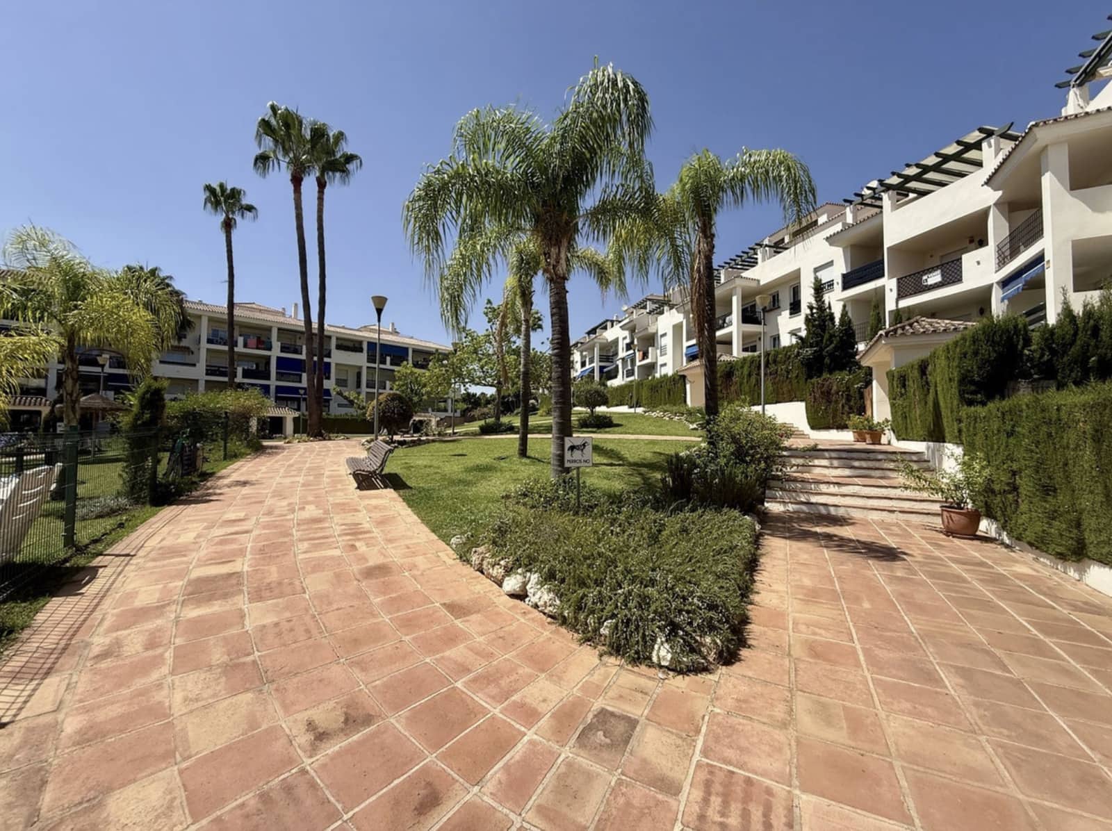2 chambre Appartement à vendre à Nueva Andalucia avec piscine garage - 390 000 € (Ref: 10174914)