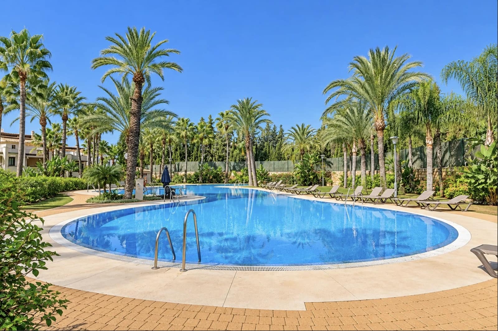 2 sovrum Lägenhet till salu i Marbella med pool garage - 610 000 € (Ref: 10177013)