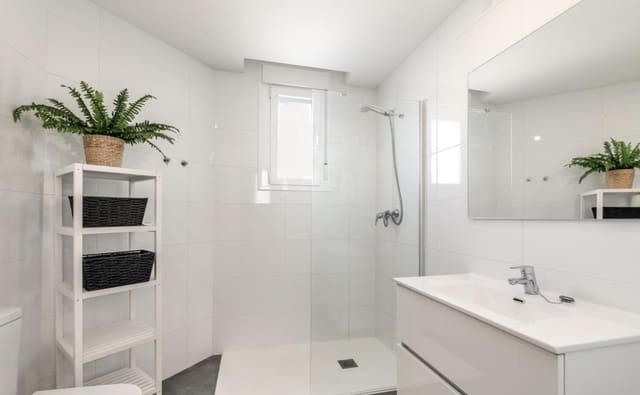 3 soverom Leilighet til salgs i Nueva Andalucia, Marbella med svømmebasseng garasje - € 550 000 (Ref: 10177014)