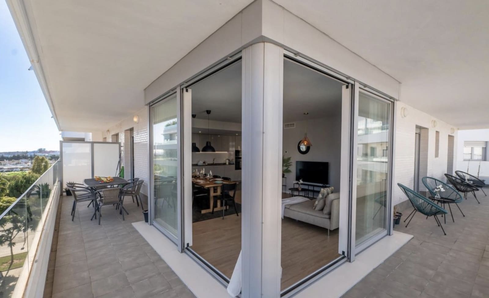 3 soverom Leilighet til salgs i Nueva Andalucia med svømmebasseng garasje - € 550 000 (Ref: 10177014)