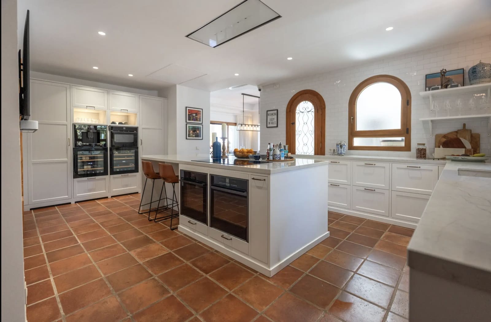 5 soverom Villa til salgs i La Quinta med svømmebasseng garasje - € 5 995 000 (Ref: 10177016)