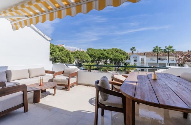 3 bedroom Penthouse for sale in Atalaya-Isdabe, Estepona with pool - € 995,000 (Ref: 10177017)