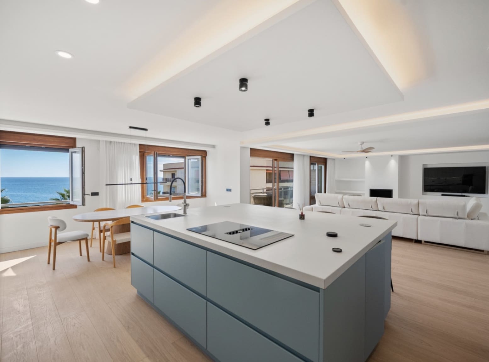 3 soverom Penthouse til salgs i Estepona med garasje - € 1 560 000 (Ref: 10180416)