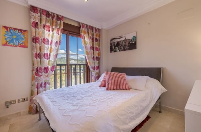 3 sypialnia Penthouse na sprzedaż w Benahavís z basenem garażem - 649 000 € (Ref: 10182896)