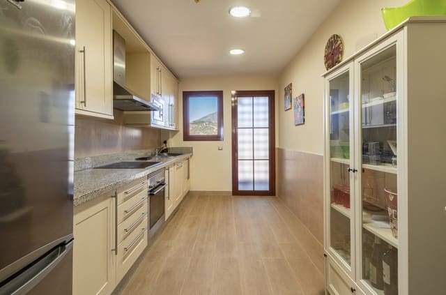 3 sypialnia Penthouse na sprzedaż w Benahavís z basenem garażem - 649 000 € (Ref: 10182896)
