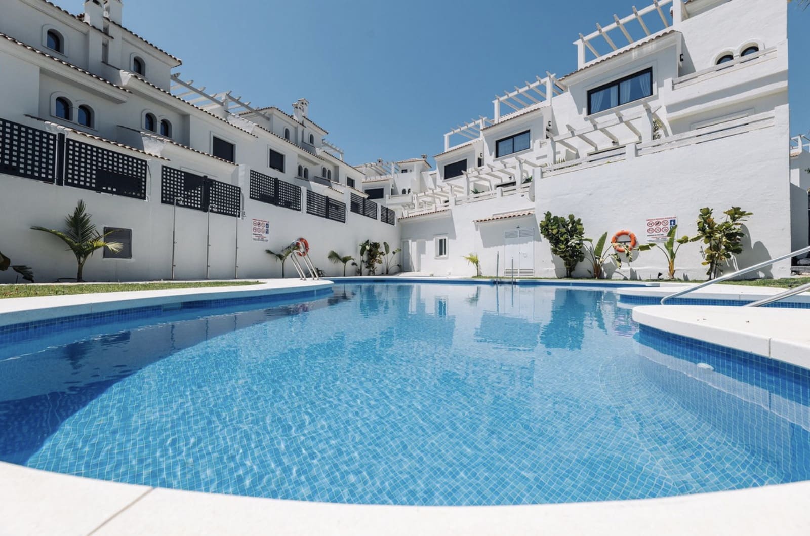 3 Zimmer Haus zu verkaufen in El Paraiso mit Pool Garage - 560.000 € (Ref: 10182897)