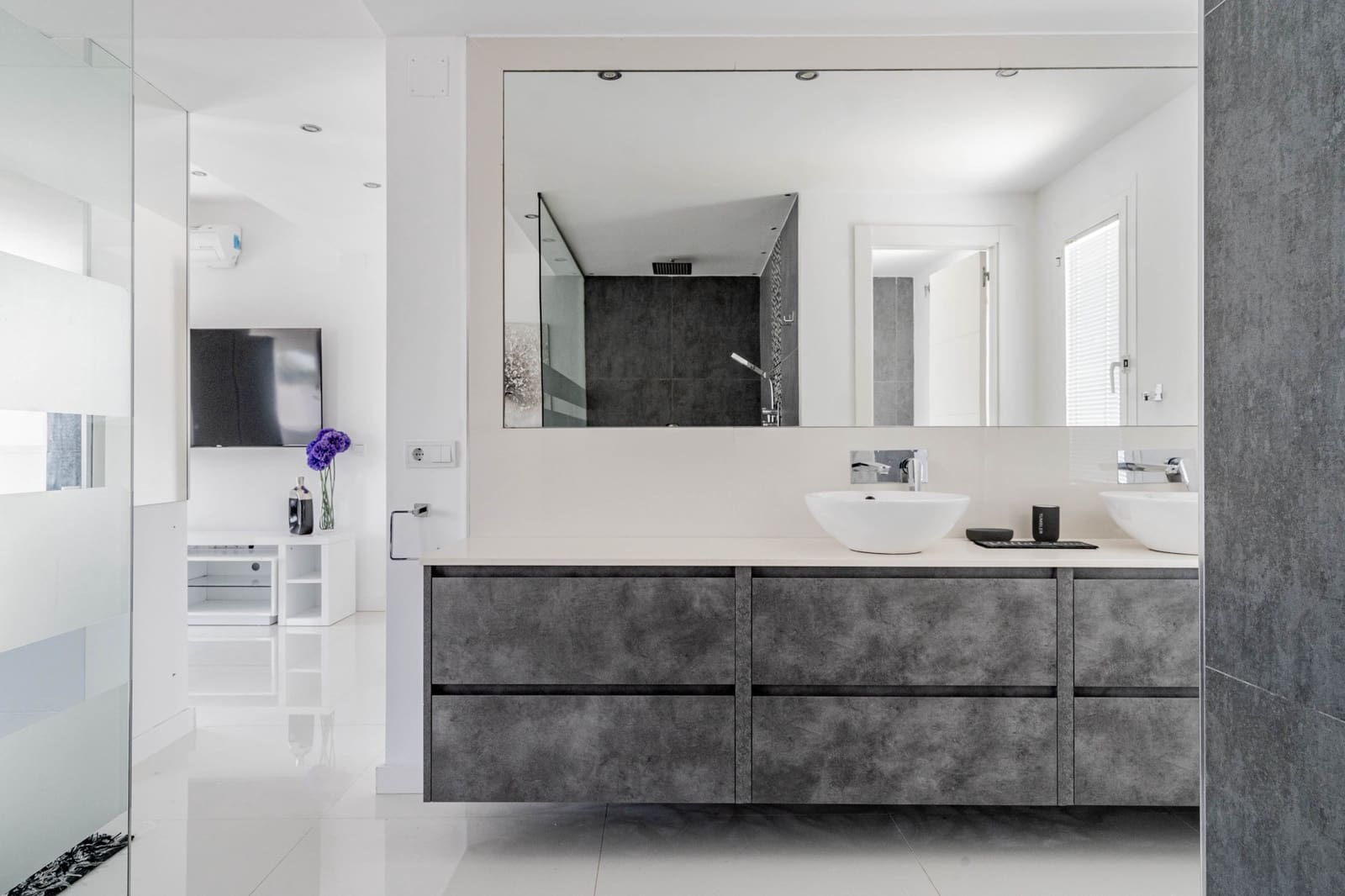 6 slaapkamer Villa te koop in Nueva Andalucia met zwembad garage - € 1.800.000 (Ref: 7955496)