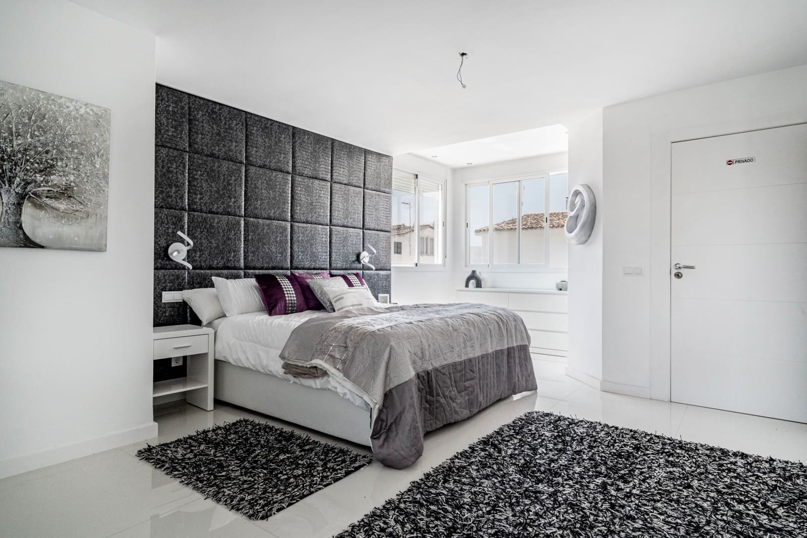 6 slaapkamer Villa te koop in Nueva Andalucia met zwembad garage - € 1.800.000 (Ref: 7955496)