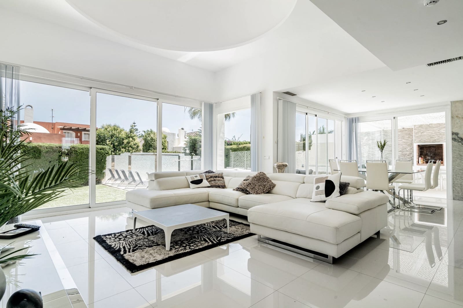 6 sypialnia Willa na sprzedaż w Nueva Andalucia z basenem garażem - 1 750 000 € (Ref: 7955496)