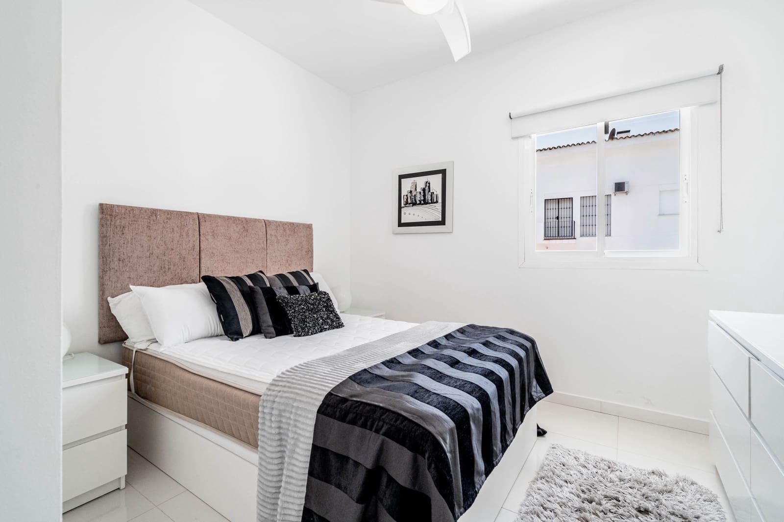 6 sypialnia Willa na sprzedaż w Nueva Andalucia z basenem garażem - 1 750 000 € (Ref: 7955496)