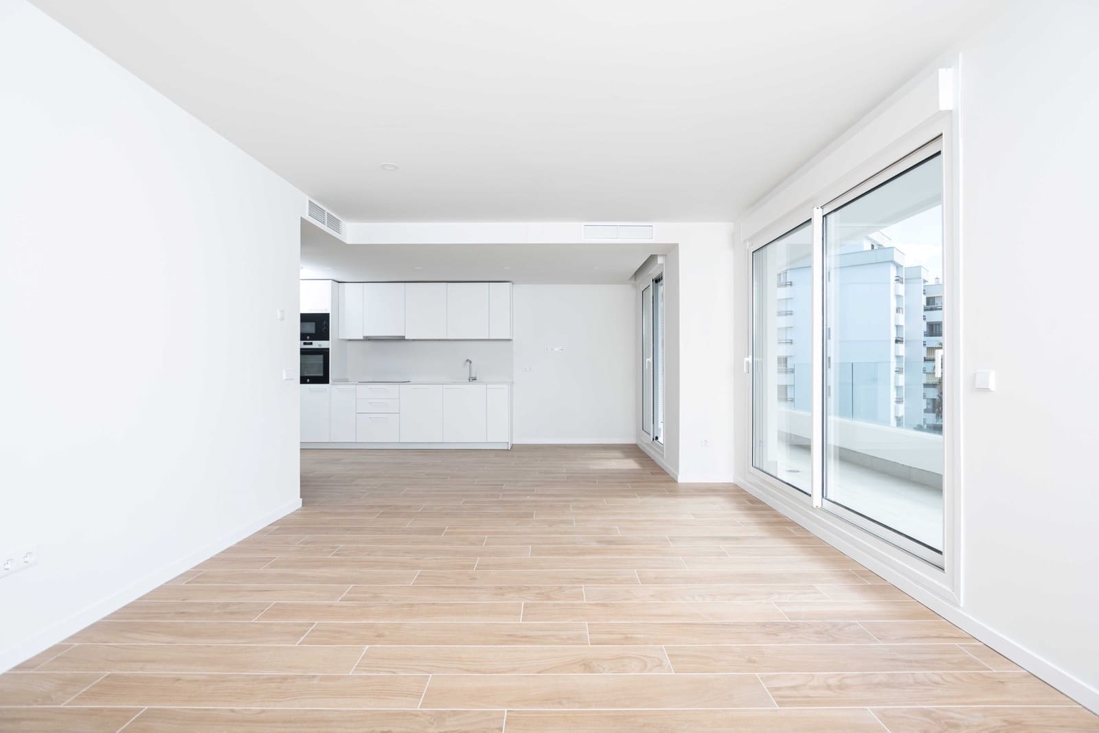 2 sypialnia Apartament na sprzedaż w Nueva Andalucia z basenem garażem - 564 375 € (Ref: 7955701)