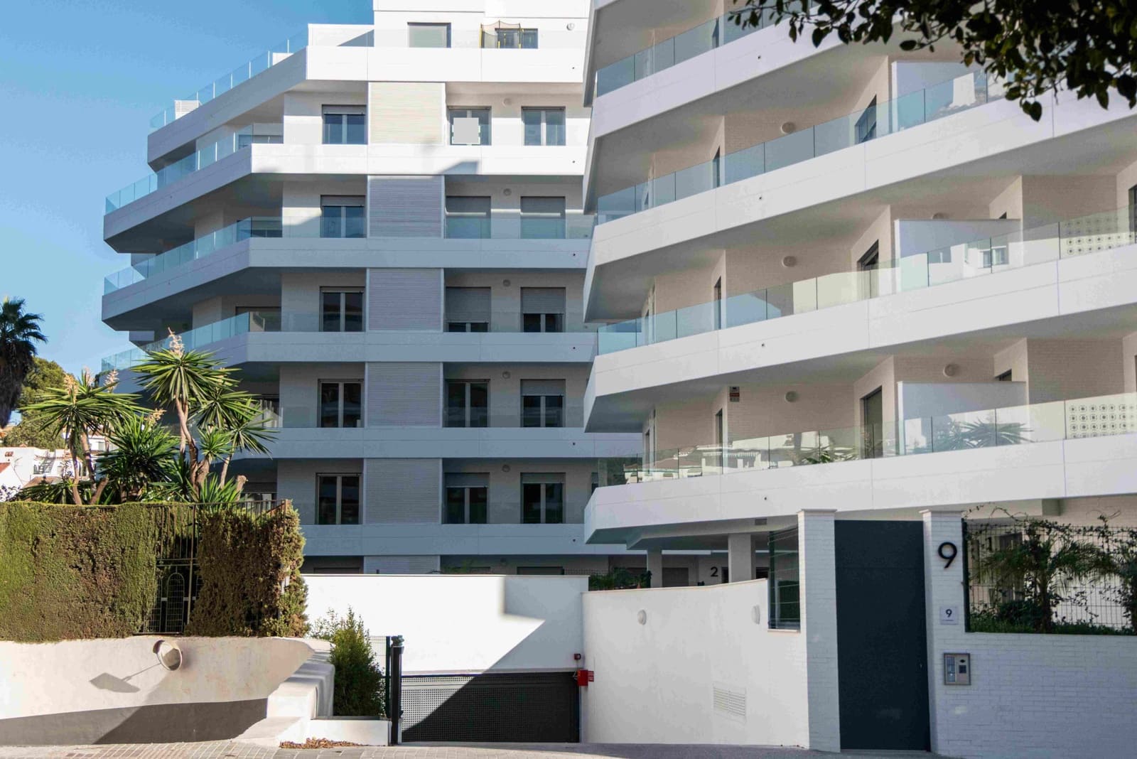2 sypialnia Apartament na sprzedaż w Nueva Andalucia z basenem garażem - 564 375 € (Ref: 7955701)