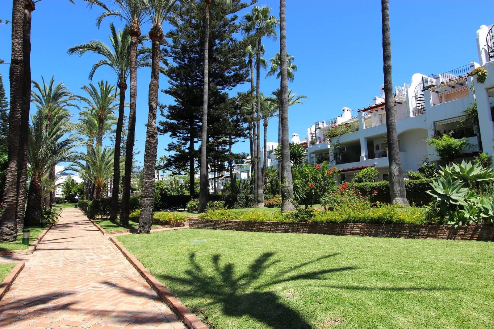 2 bedroom Apartment for sale in San Pedro de Alcantara, Marbella with