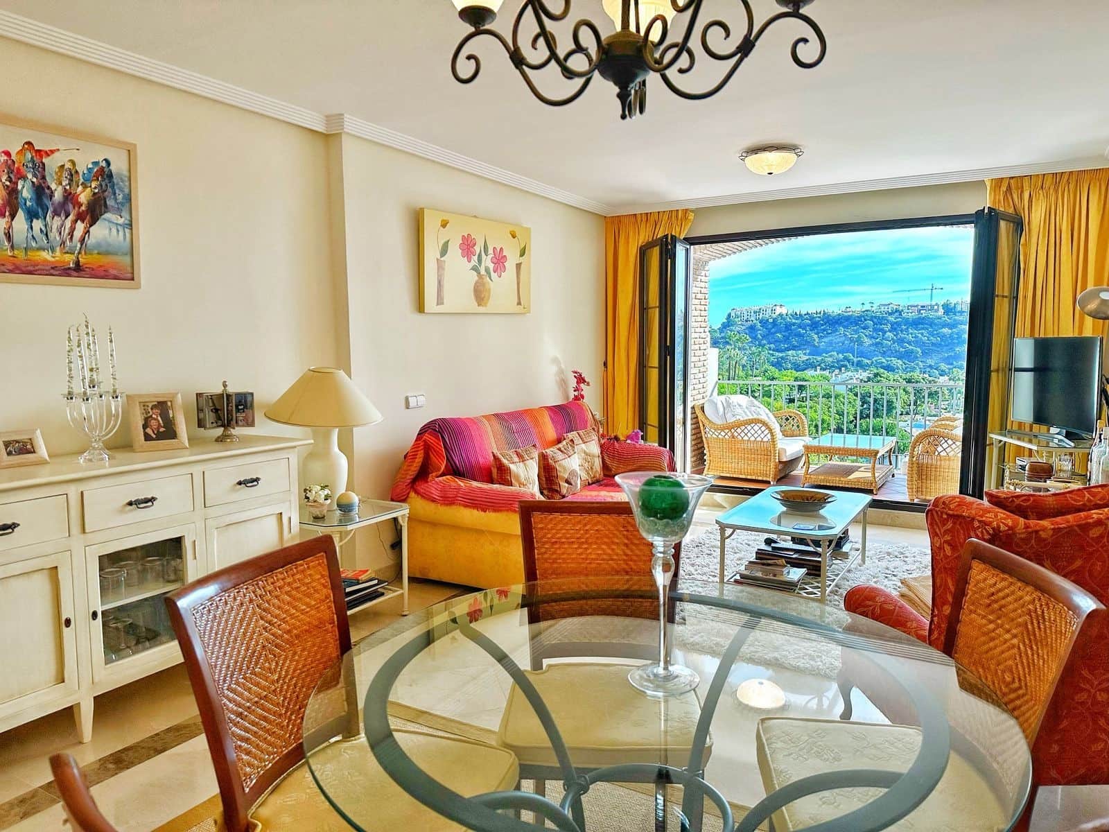 3 sovrum Lägenhet till salu i Benahavis med pool garage - 385 000 € (Ref: 8023067)