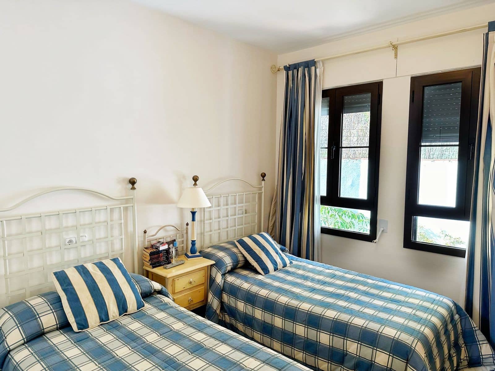 3 sypialnia Apartament na sprzedaż w Benahavis z basenem garażem - 385 000 € (Ref: 8023067)