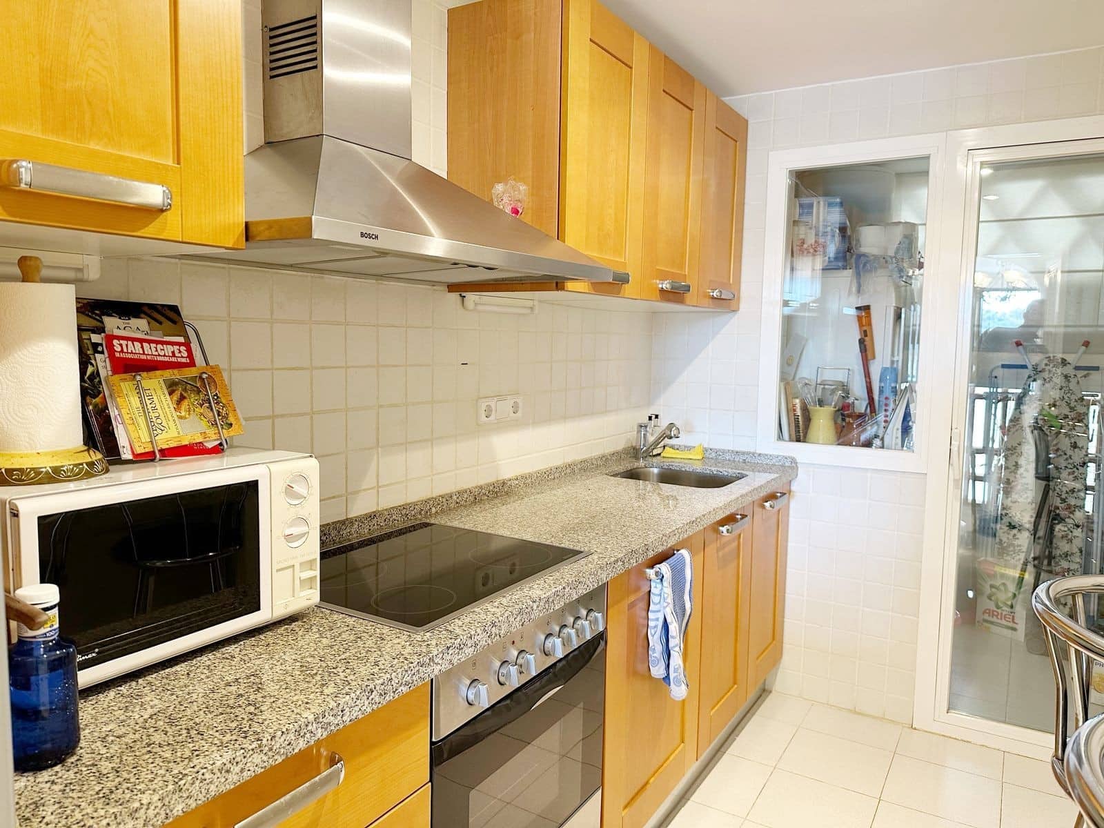 3 sypialnia Apartament na sprzedaż w Benahavis z basenem garażem - 385 000 € (Ref: 8023067)
