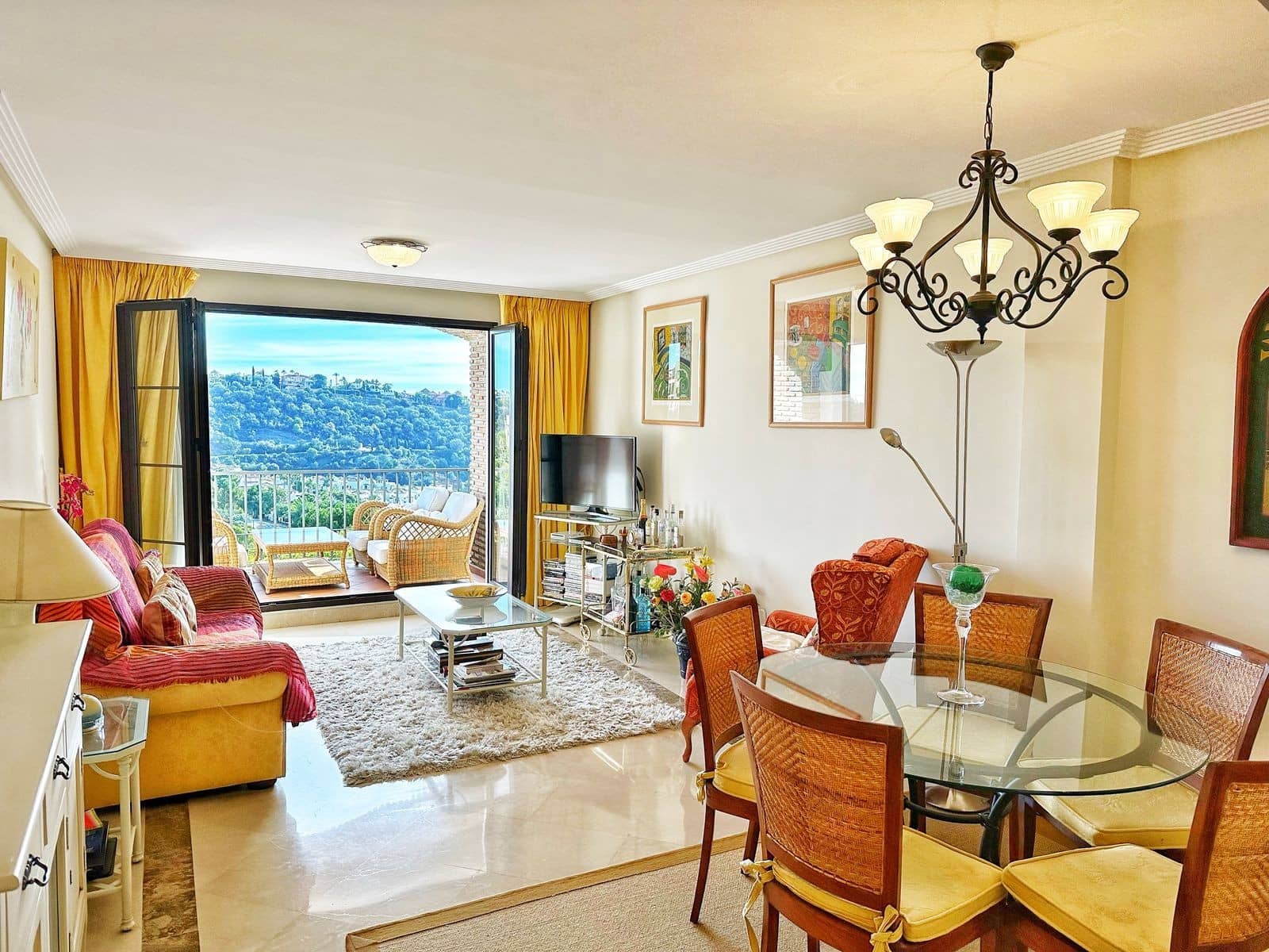 3 sypialnia Apartament na sprzedaż w Benahavis z basenem garażem - 385 000 € (Ref: 8023067)