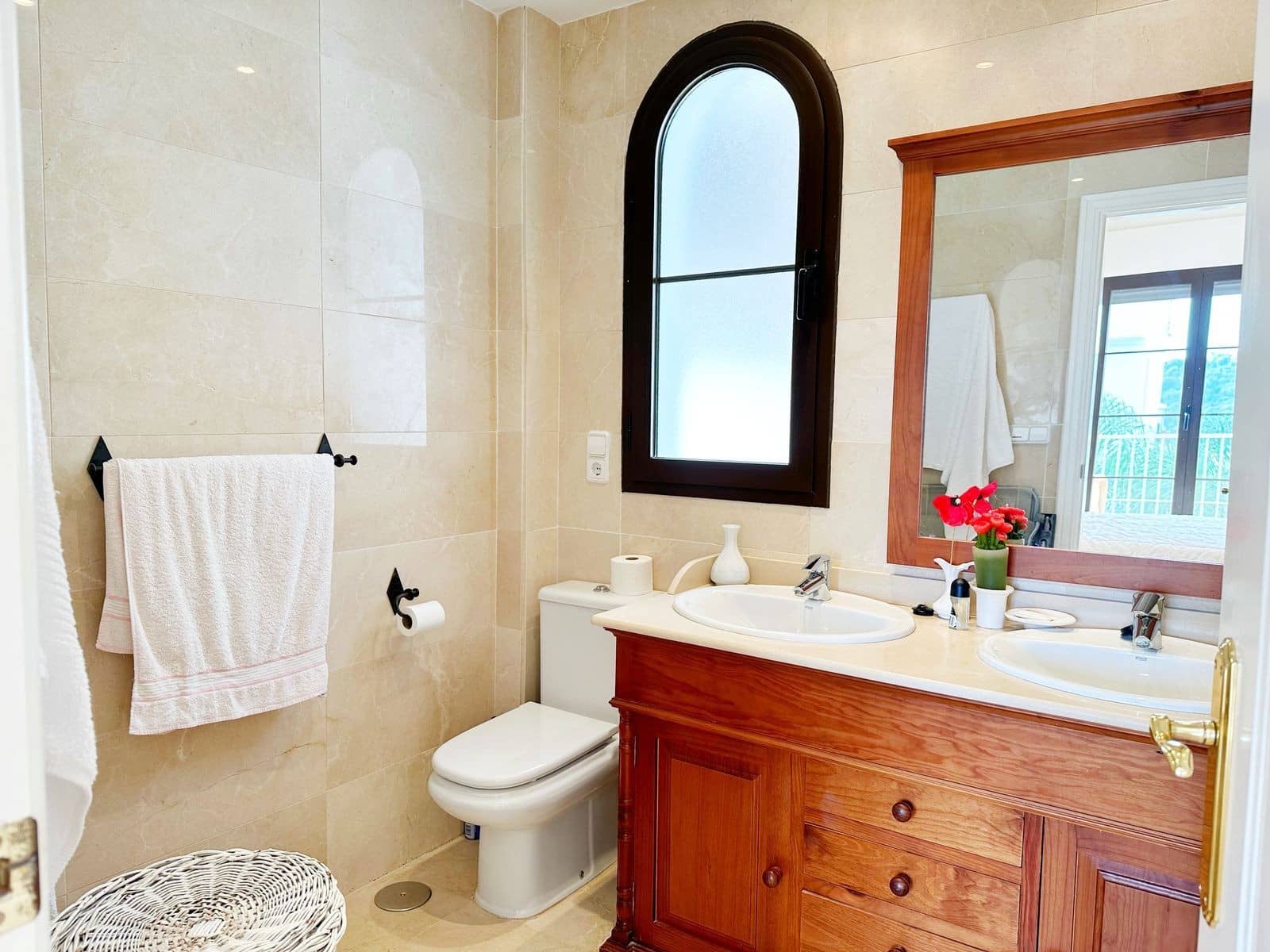 3 sypialnia Apartament na sprzedaż w Benahavis z basenem garażem - 385 000 € (Ref: 8023067)