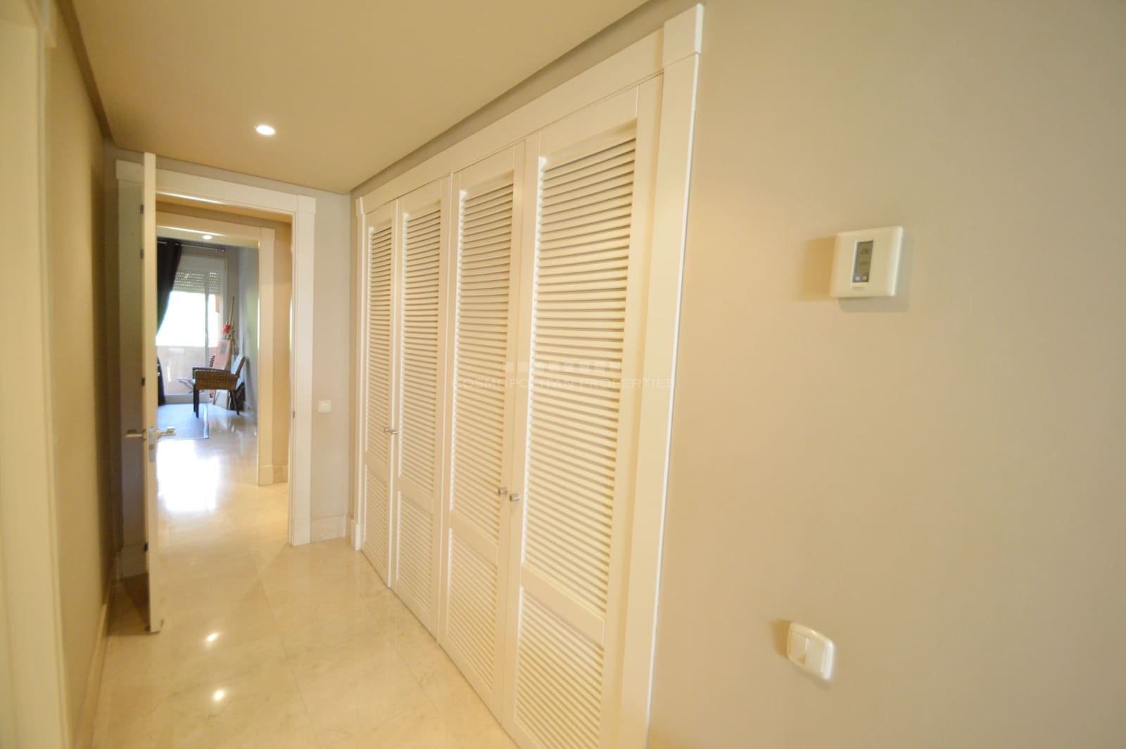 2 sovrum Lägenhet till salu i Marbella med pool garage - 699 900 € (Ref: 8028908)