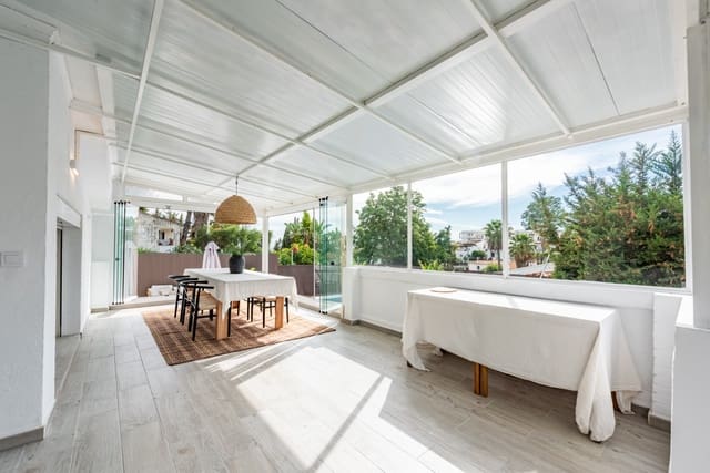 3 bedroom Villa for sale in Nueva Andalucía Centro, Marbella with pool garage - € 999,000 (Ref: 8074984)