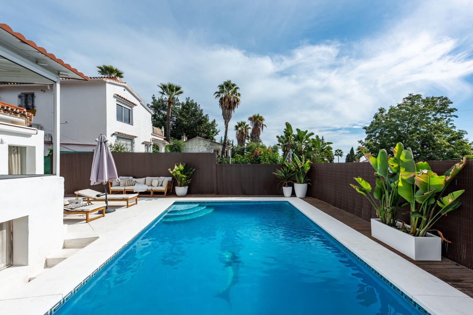 3 chambre Villa/Maison à vendre à Nueva Andalucia avec piscine garage - 999 000 € (Ref: 8074984)