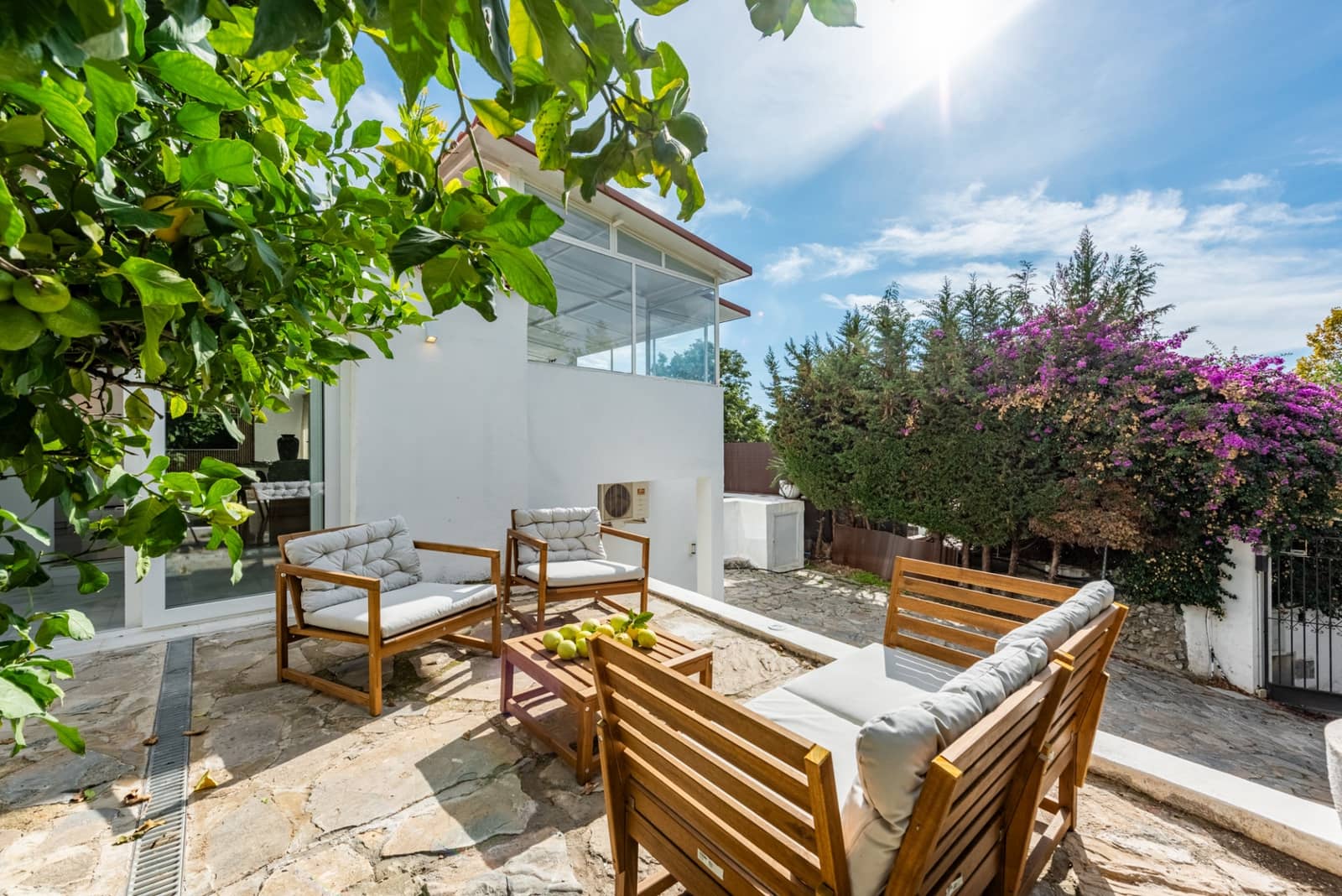 3 chambre Villa/Maison à vendre à Nueva Andalucia avec piscine garage - 999 000 € (Ref: 8074984)
