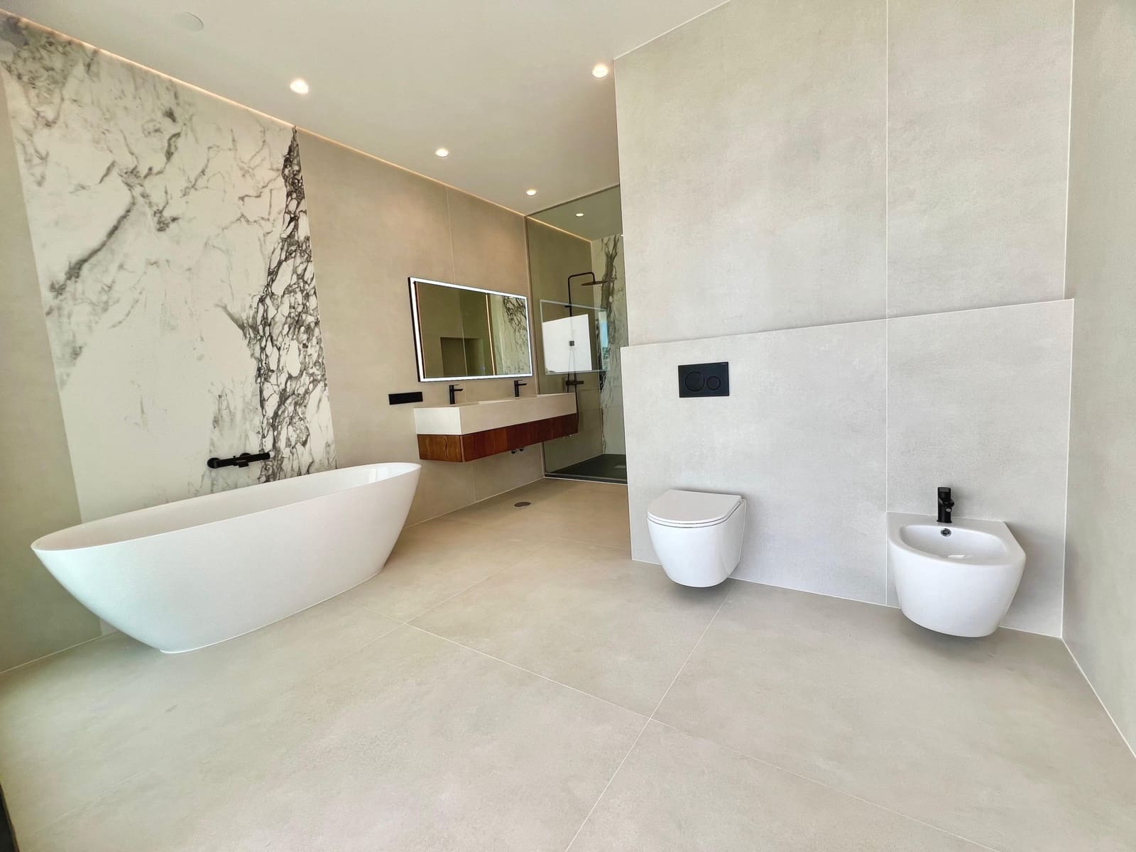 4 bedroom Villa for sale in Marbella with pool garage - € 3,899,000 (Ref: 8074987)