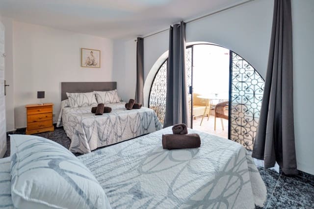 4 sovrum Semi-fristående Villa till salu i Marbella med pool garage - 595 000 € (Ref: 8097650)